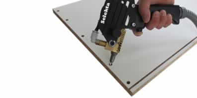 Handheld gun as glue and dowel inserter - GANNOMAT Selekta - Features and Benefits
